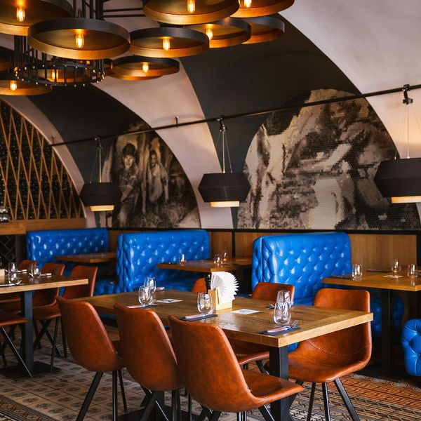MooMoo Steak & Wine Old Town — sala restauracyjna