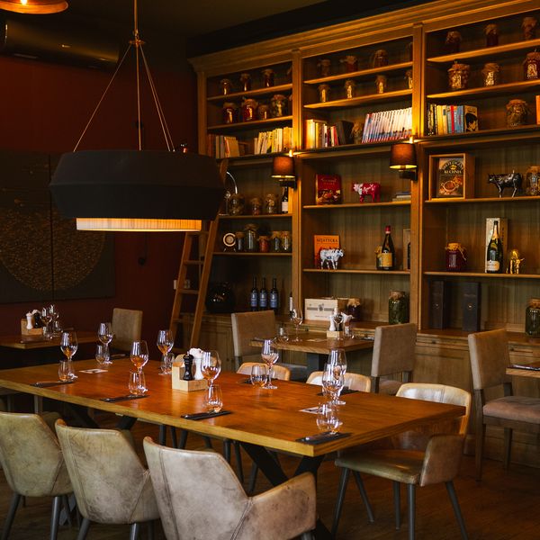 MooMoo Steak & Wine Kazimierz — sala restauracyjna